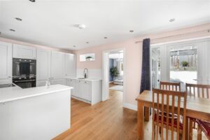 Kitchen/breakfast area